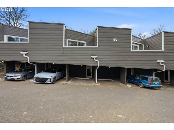 6220 SW Capitol Hwy #8, Portland, OR 97239