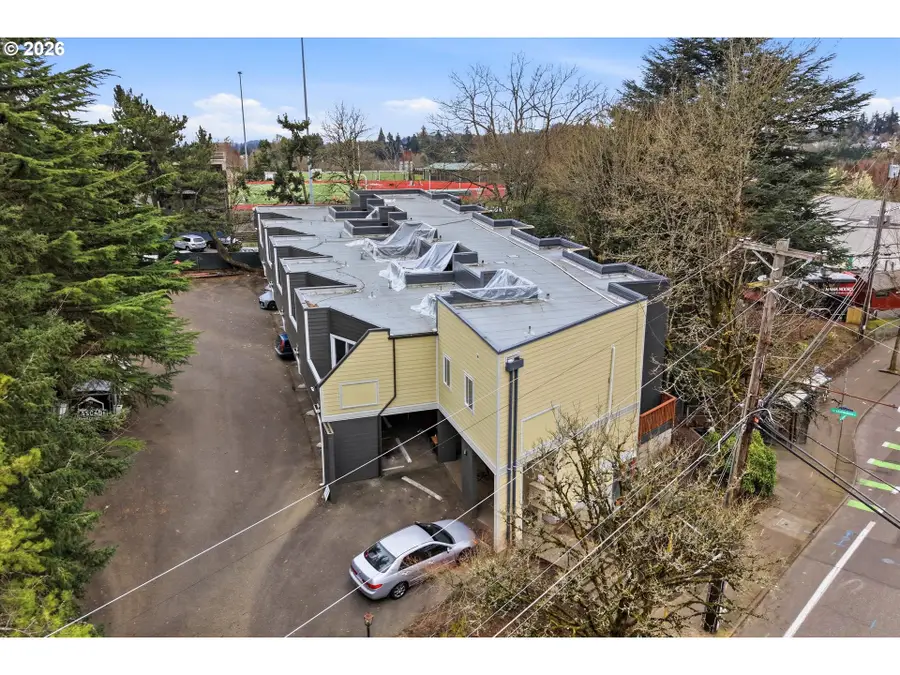 6220 SW Capitol Hwy #8, Portland, OR 97239 - #2