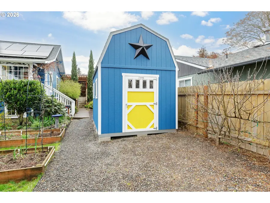 160 W Exeter St, Gladstone, OR 97027 - #3