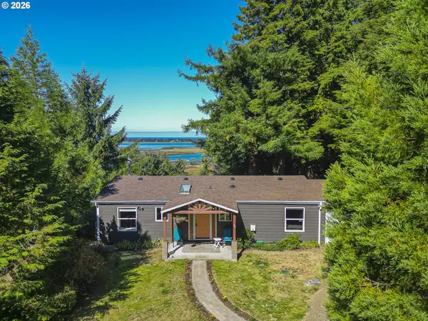 197 S Wells Dr, LincolnCity, OR 97367