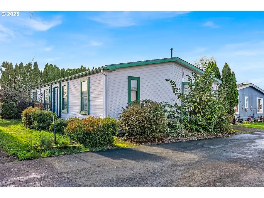 301 E Columbia Dr #66, Newberg, OR 97132 - #2