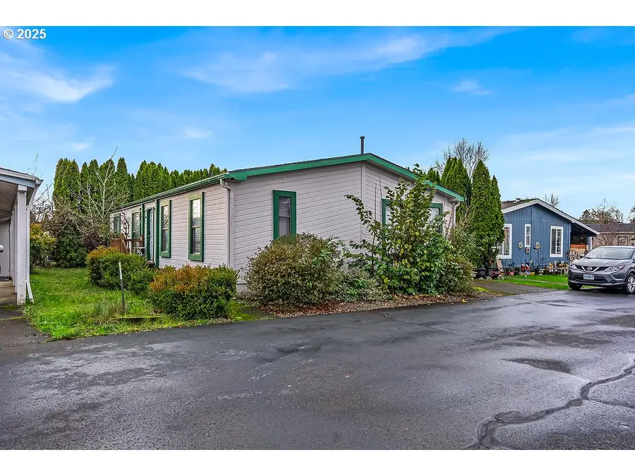 301 E Columbia Dr #66, Newberg, OR 97132 - #3