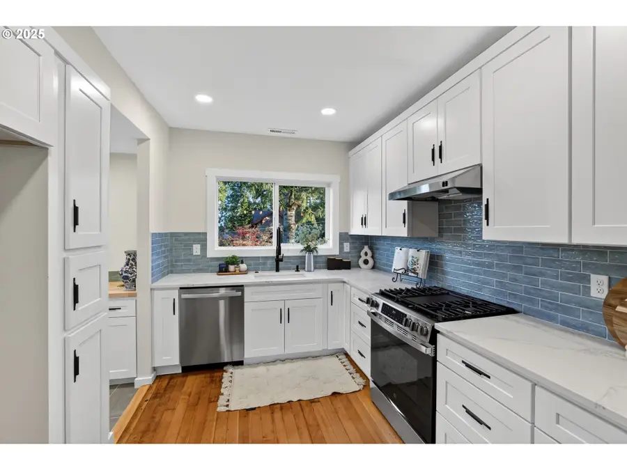 2325 Sunset Ave, West Linn, OR 97068 - Image #3