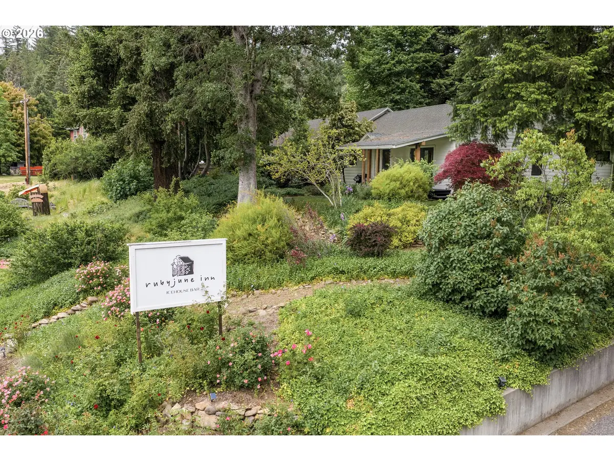 866 Highway 141, White Salmon, WA 98672 - #1