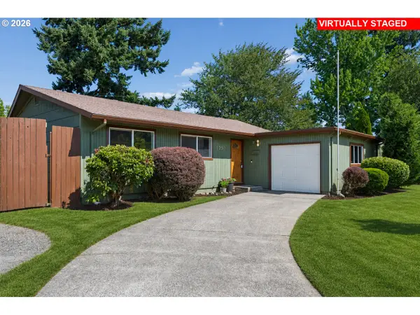 12513 NE Russell St, Portland, OR 97230