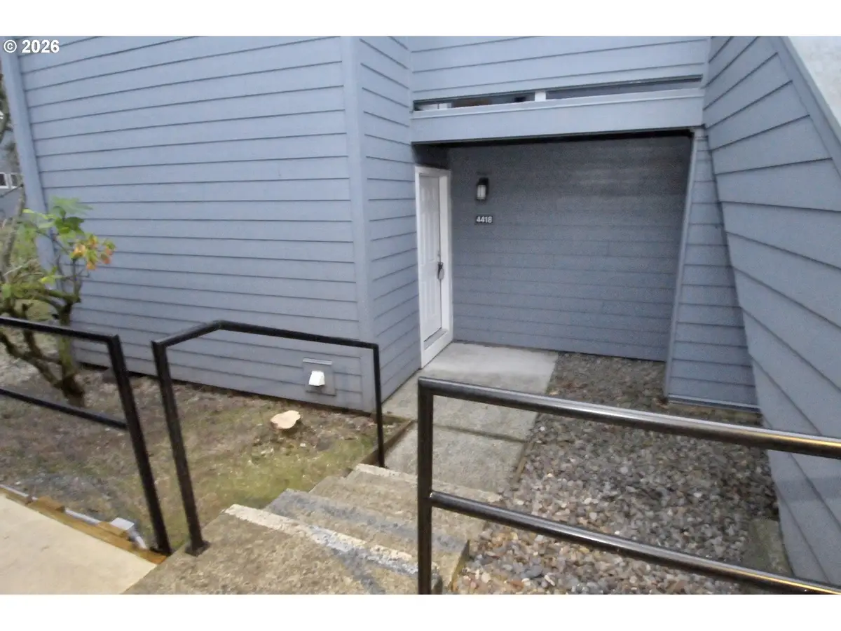 4418 SW Dickinson St #43, Portland, OR 97219 - Image #1