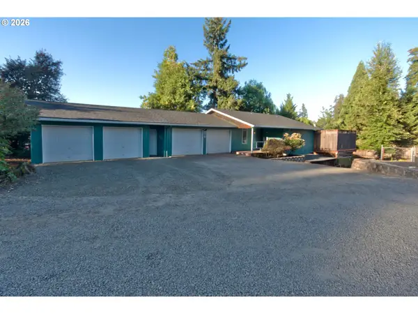 575 S 70th St, Springfield, OR 97478