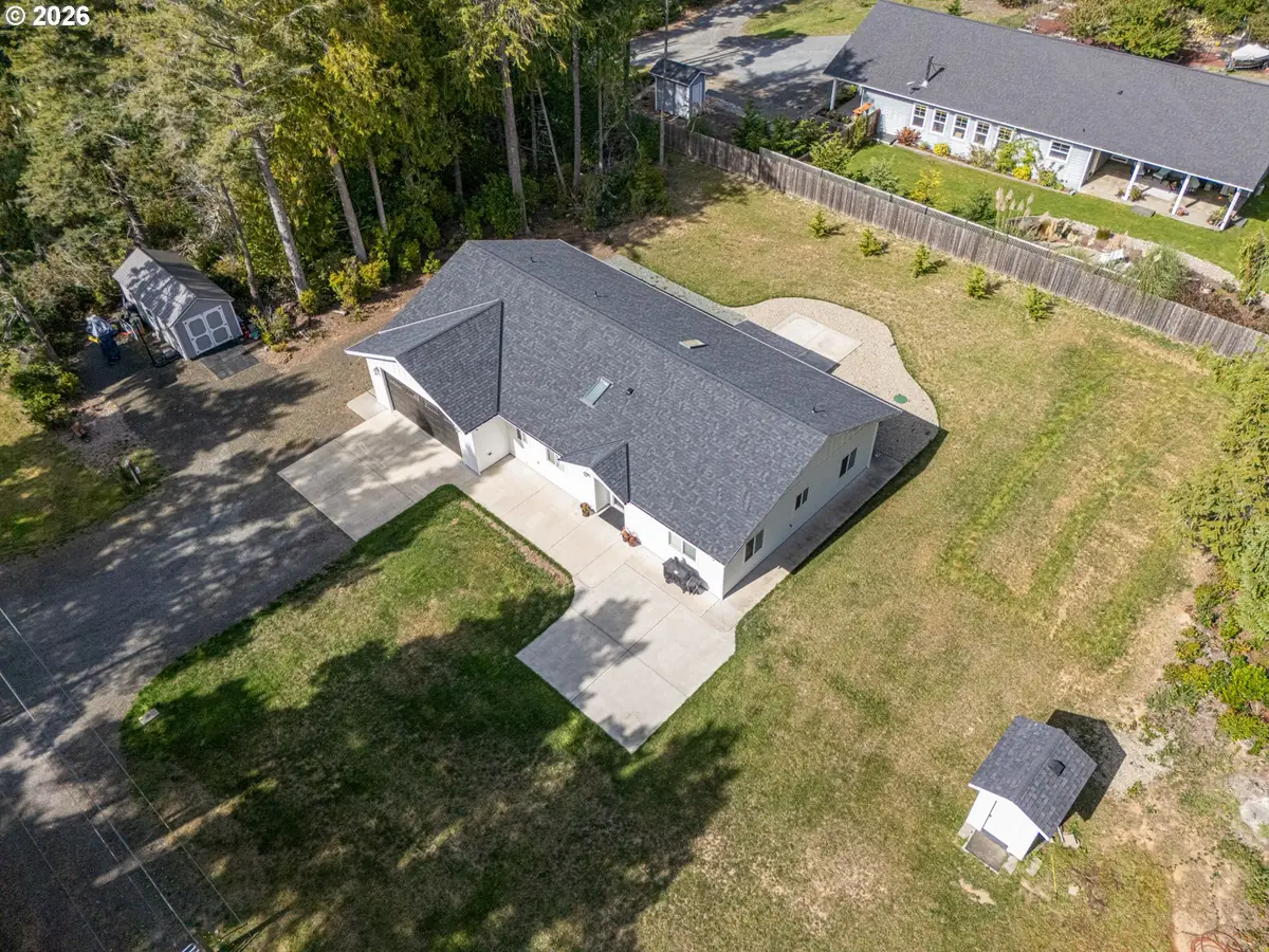 88057 Park Ln, Bandon, OR 97411 - #1