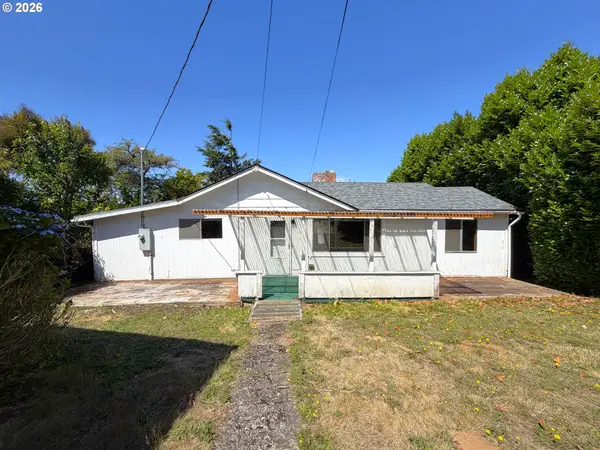 781 N 8th St, CoosBay, OR 97420