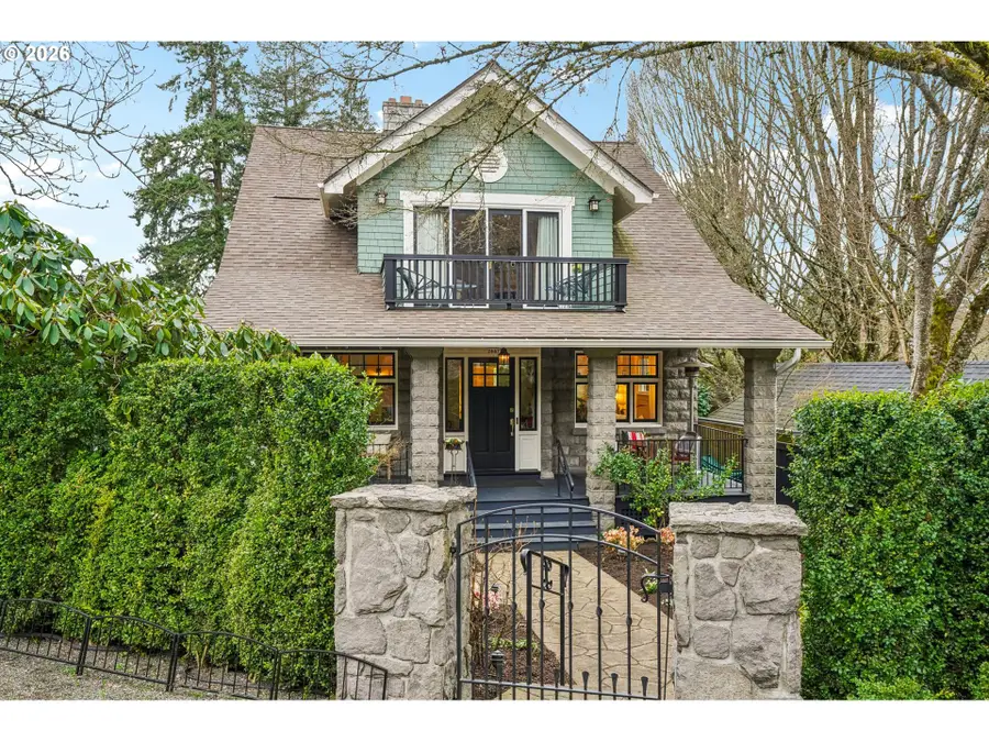 2647 SW Montgomery Dr, Portland, OR 97201 - #2