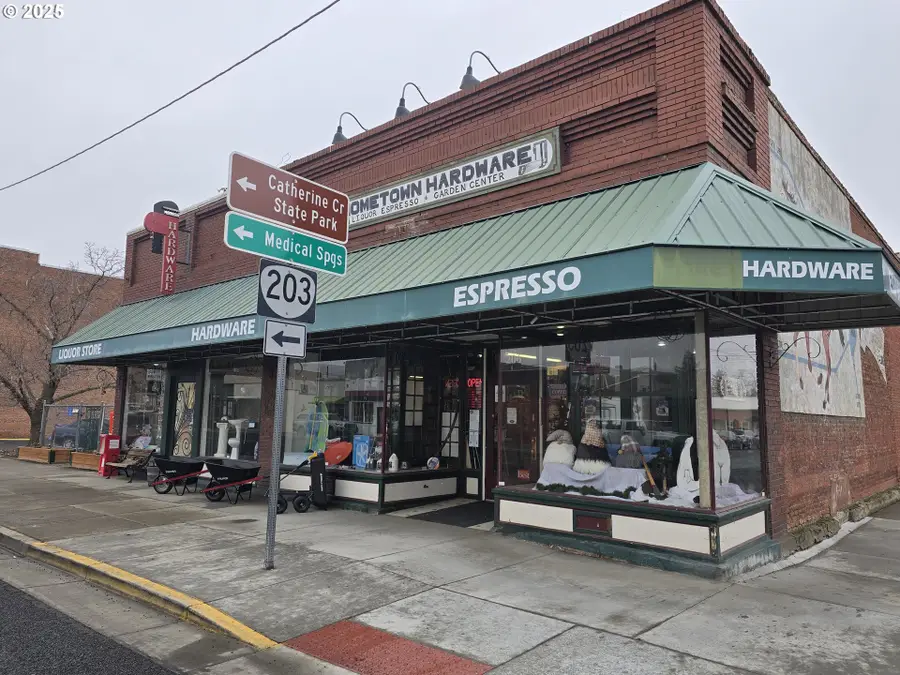 206 S Main St, Union, OR 97883 - #3