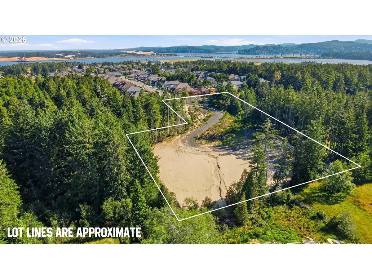 2215 Garfield St, North Bend, OR 97459 - #1