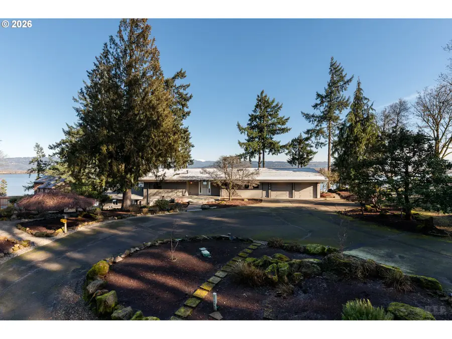 555 Grey Cliffs Dr, Saint Helens, OR 97051 - Image #2
