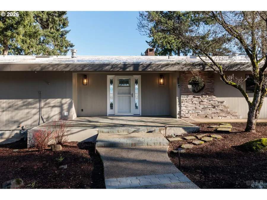 555 Grey Cliffs Dr, Saint Helens, OR 97051 - Image #3