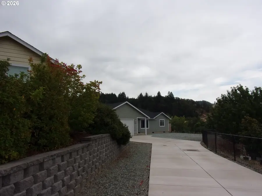 1340 NE Lisa Way, Myrtle Creek, OR 97457 - #2