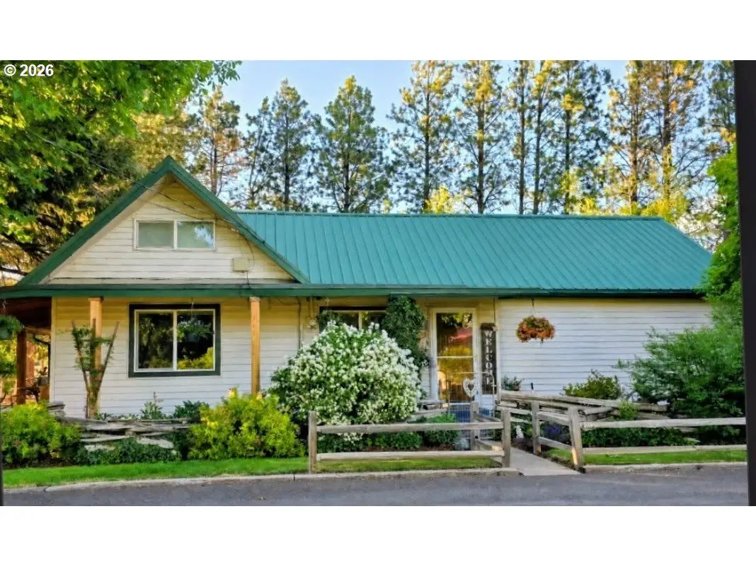 3201 N 4th St, La Grande, OR 97850 - #1