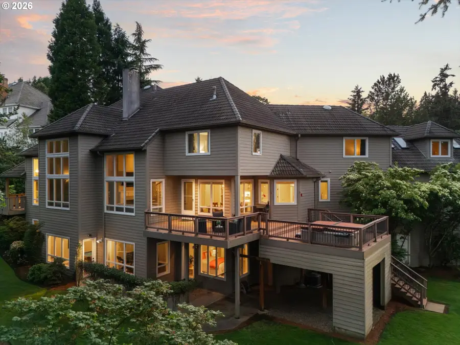19700 Wildwood Dr, Northwest Clackamas, OR 97068 - #2