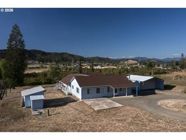 582 Valley View Rd, Sutherlin, OR 97479