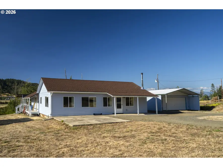 582 Valley View Rd, Sutherlin, OR 97479 - #3