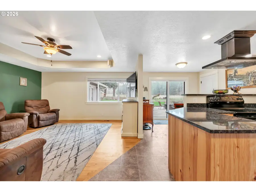 40593 Little Fall Creek Rd, Fall Creek, OR 97438 - #3