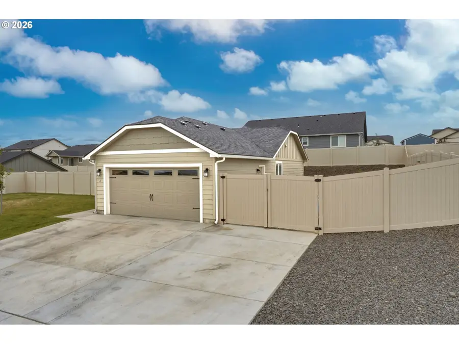 4 Tracy St, Milton Freewater, OR 97862 - #2