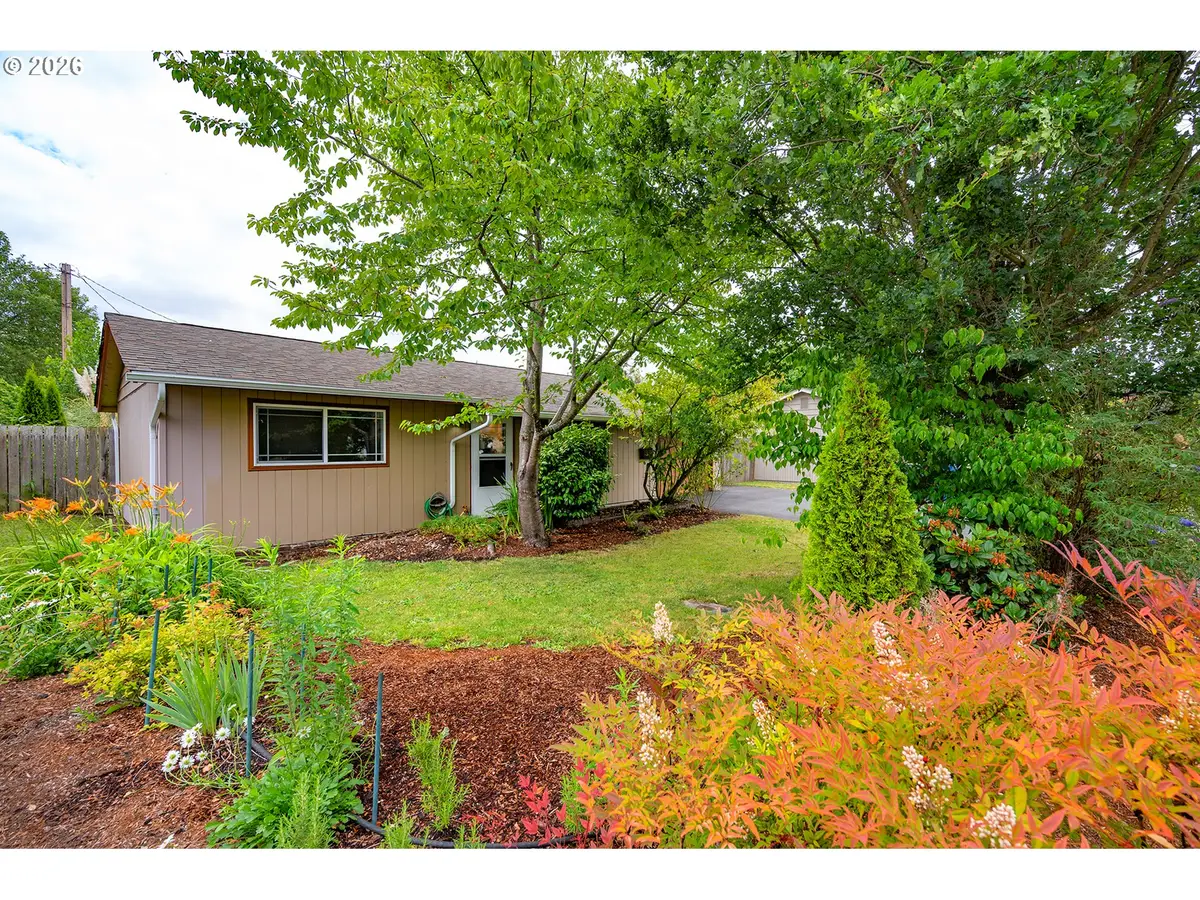 820 E 35th Ave, Eugene, OR 97405 - #1