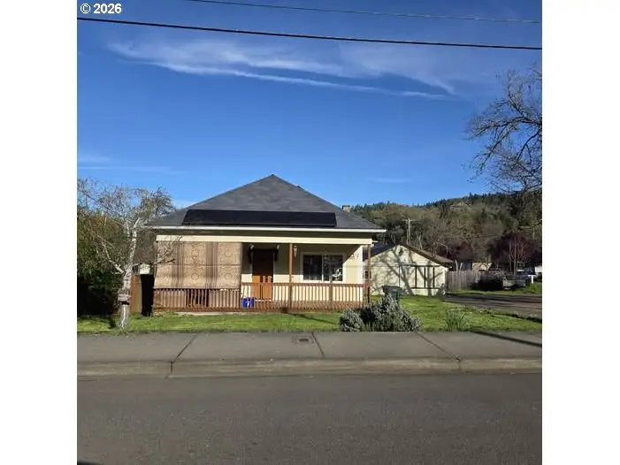 597 SE Ramp St, Roseburg, OR 97470 - #1