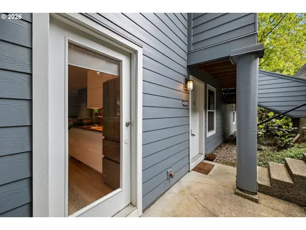 4360 SW Dickinson St #35, Portland, OR 97219