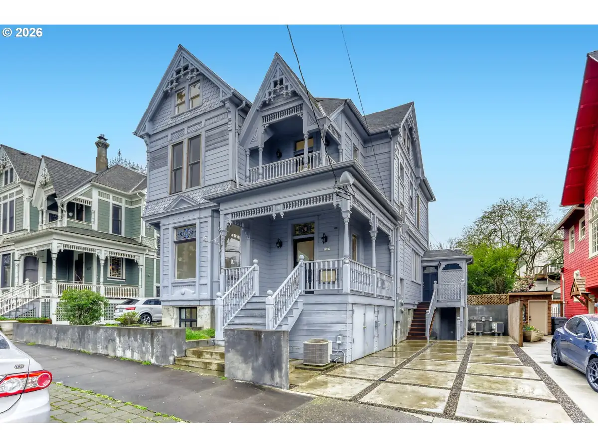 2377 NW Kearney St, Portland, OR 97210 - #1