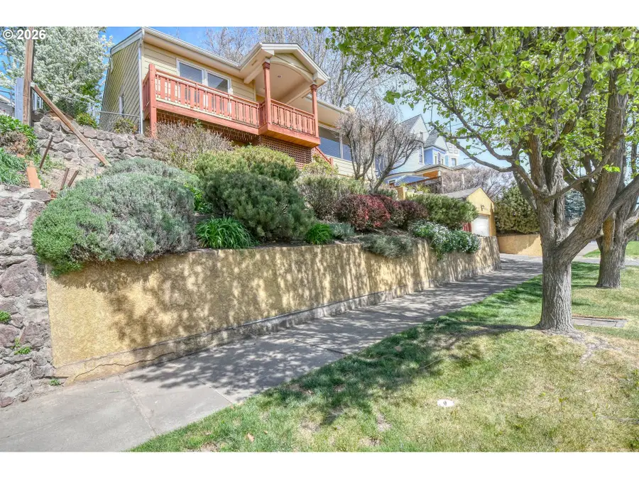 207 NW Ellis Ave, Pendleton, OR 97801 - #2