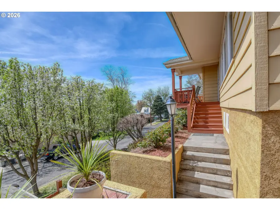 207 NW Ellis Ave, Pendleton, OR 97801 - #3