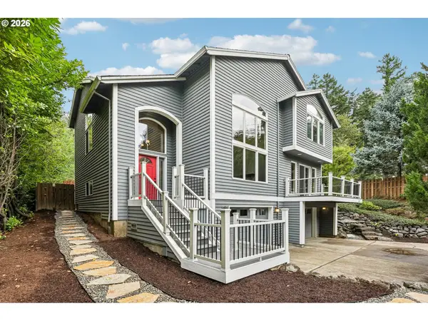 9567 SW Spring Crest Dr, Portland, OR 97225