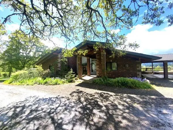 86635 Pine Grove Rd, Eugene, OR 97402