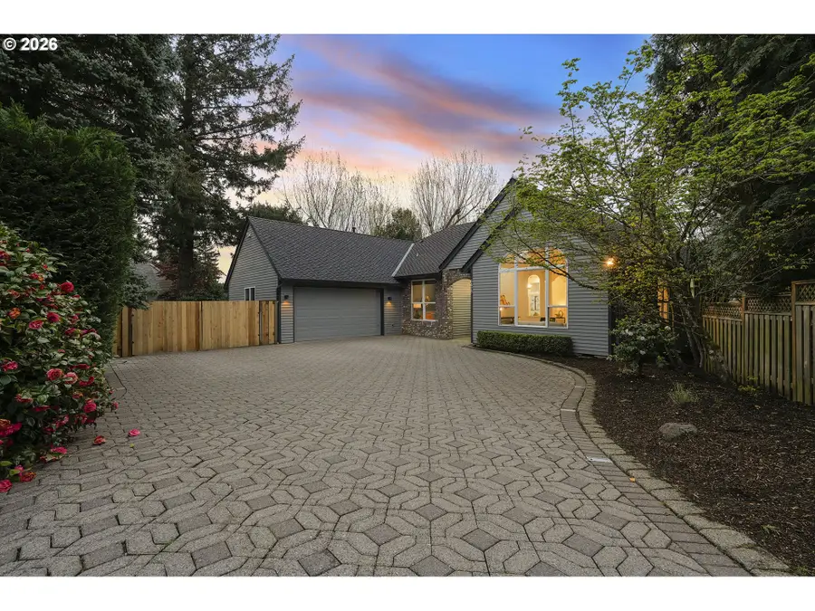 6425 Ashwood Ct, Northwest Clackamas, OR 97068 - #2