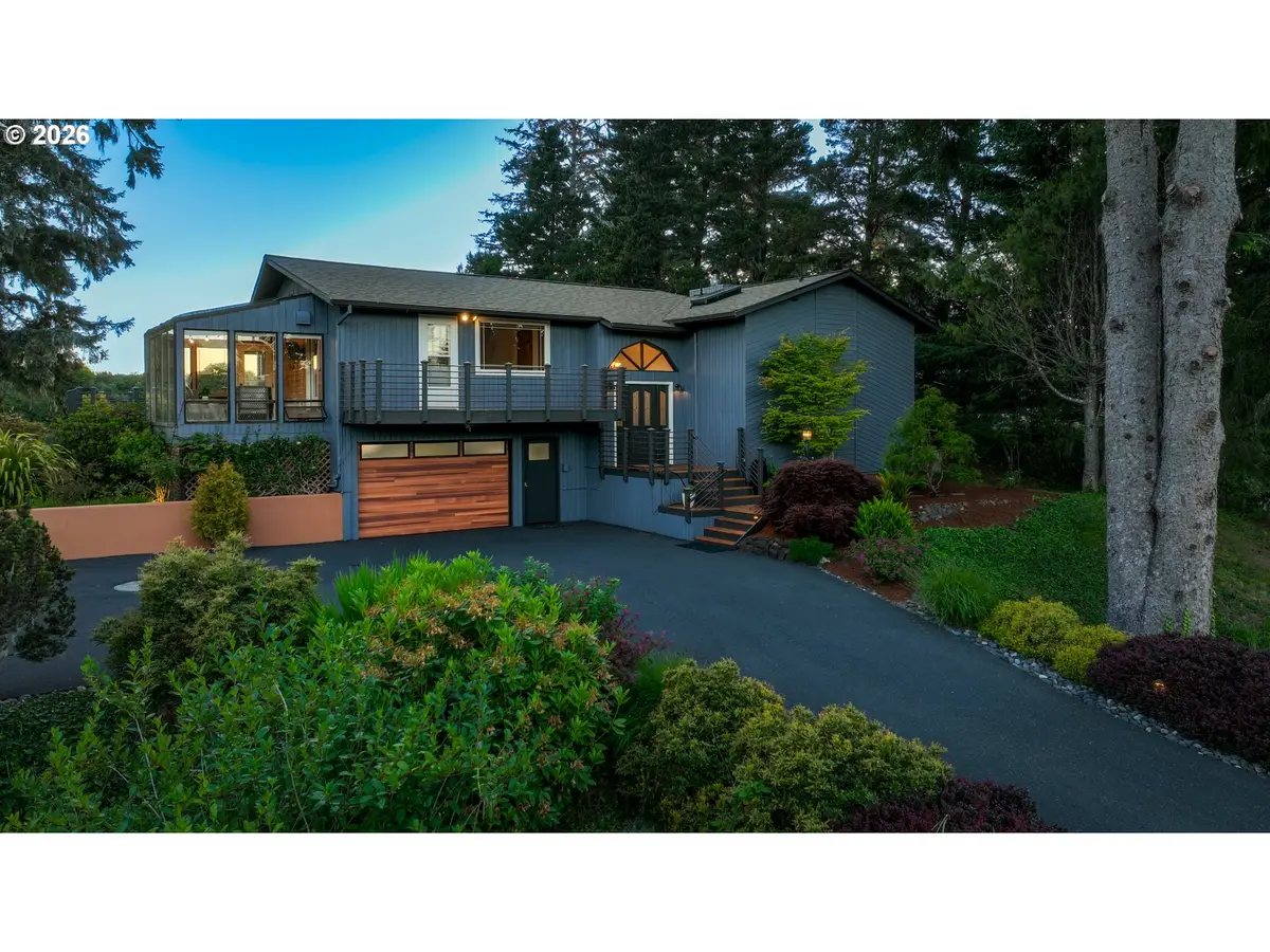 33247 Wood Duck Ln, Warrenton, OR 97146 - #1