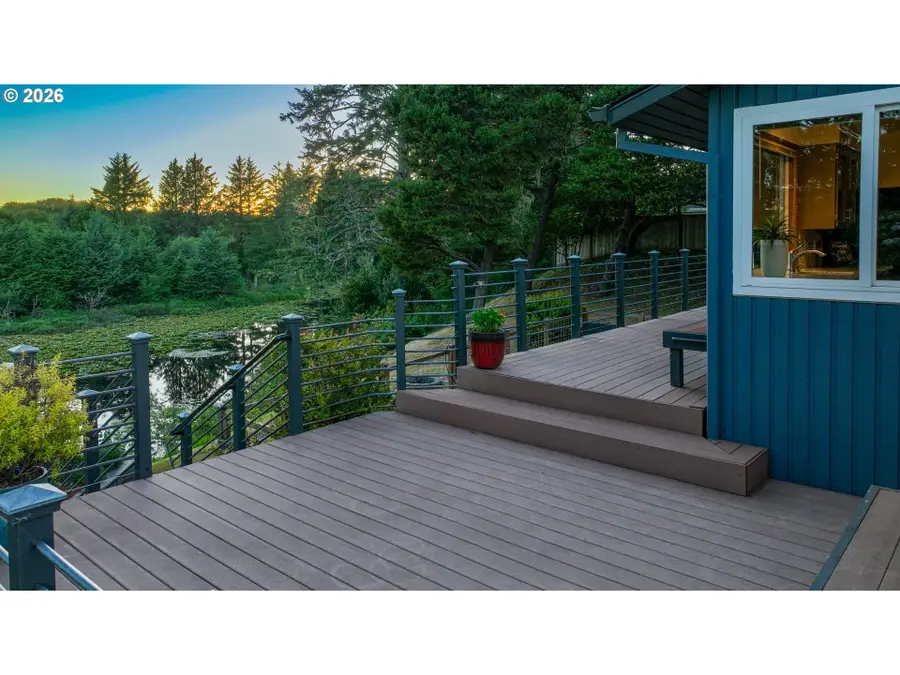 33247 Wood Duck Ln, Warrenton, OR 97146 - #3