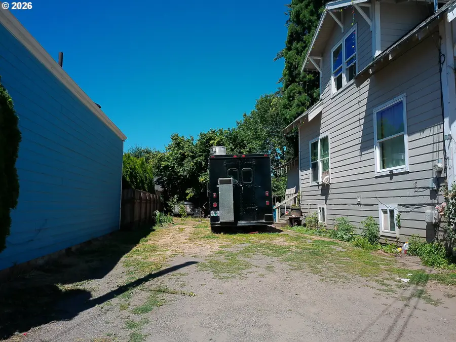 667 Cupids Ct, Woodburn, OR 97071 - #3
