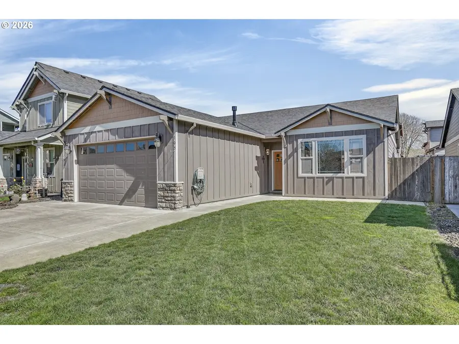 105 Chinook St, Rainier, OR 97048 - #3