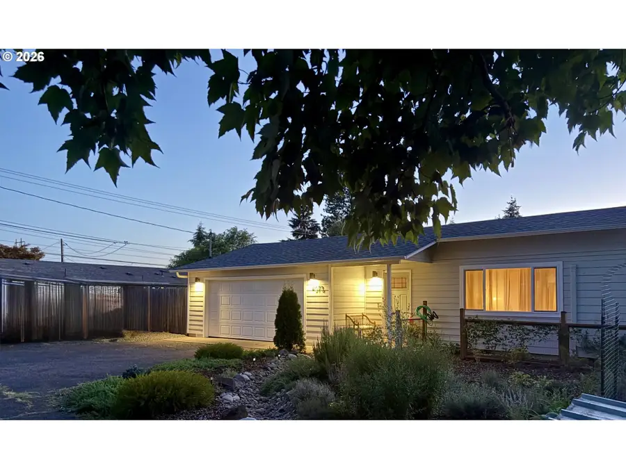 4073 Marshall Ave, Eugene, OR 97402 - #2