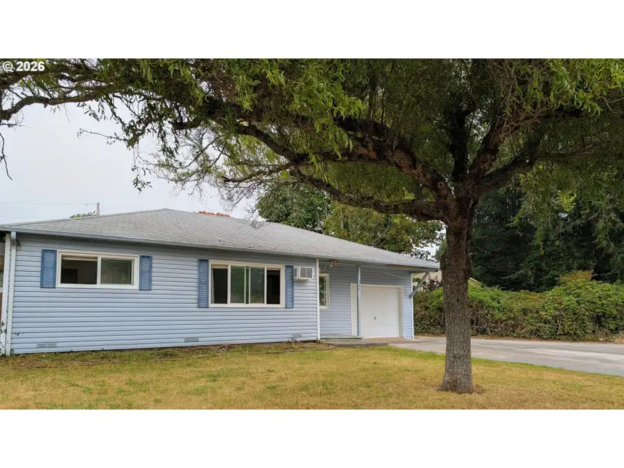 324 Spruce Dr, Brookings, OR 97415 - #2