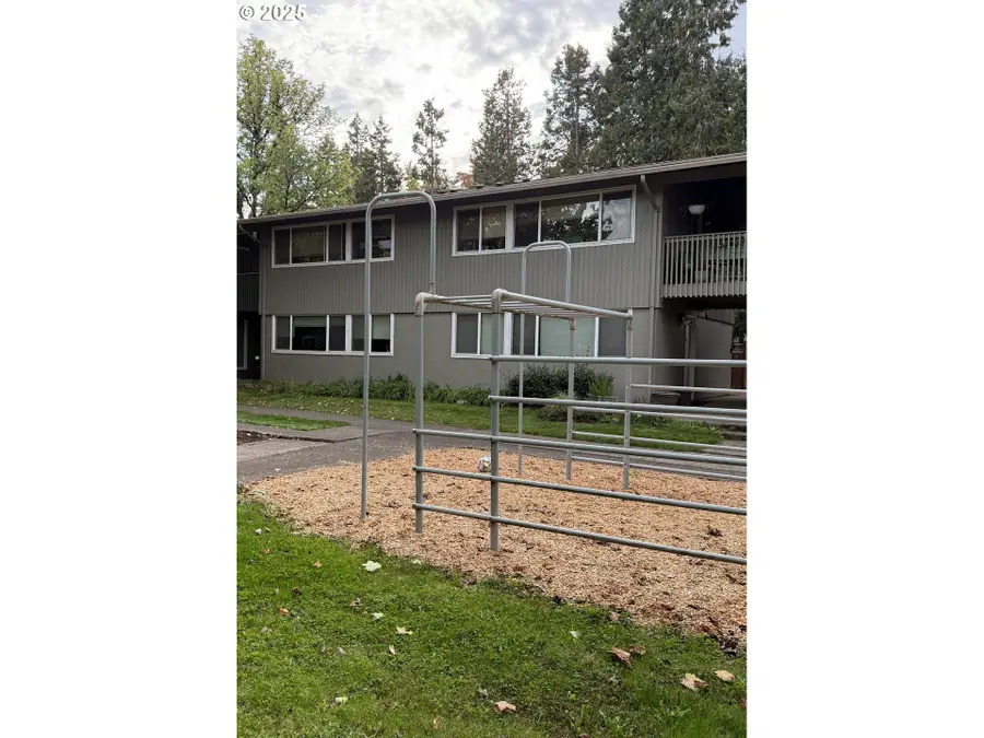 1735 Cleveland Pl, Eugene, OR 97402 - Image #3