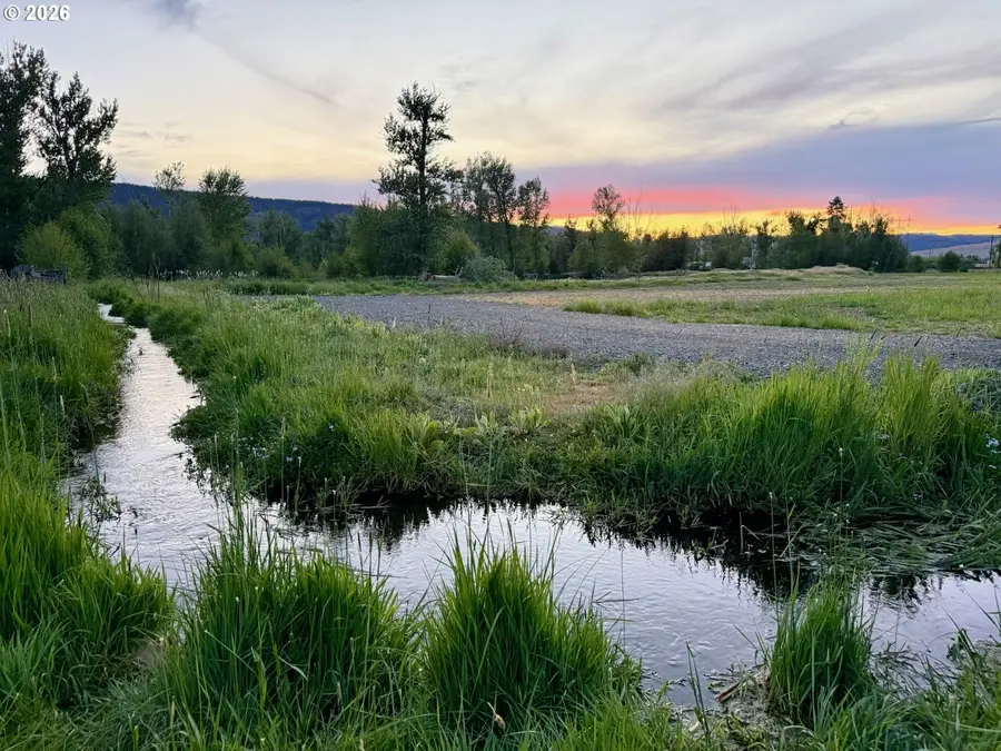 222 N Bear Creek Rd, Wallowa, OR 97885 - #2