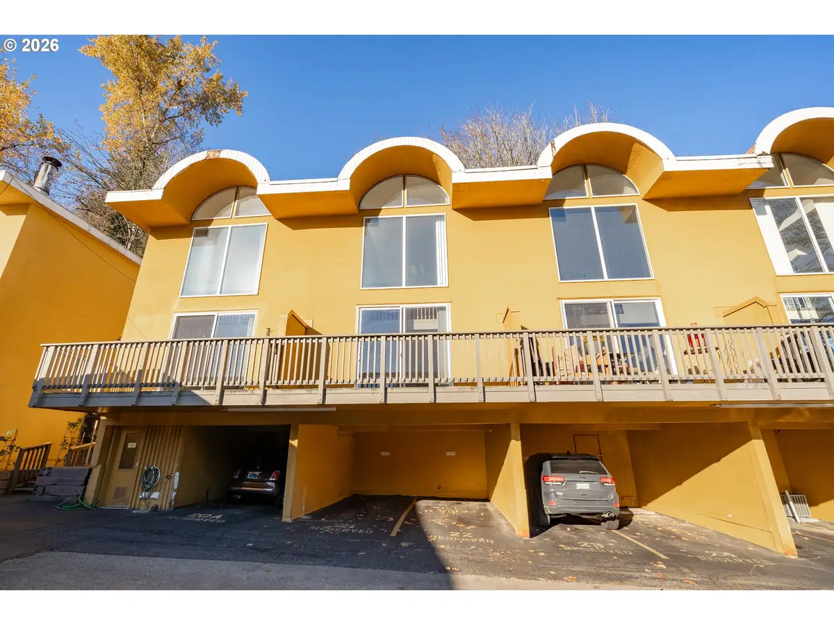 847 SW Broadway Dr #32, Portland, OR 97201 - #1