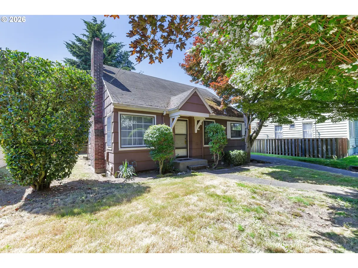 232 NE Russet St, Portland, OR 97211 - #1