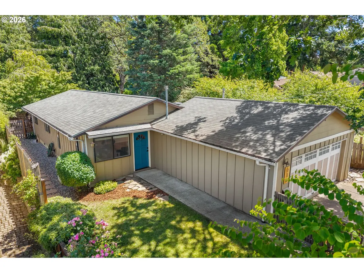 915 7th St, Hood River, OR 97031 - #1