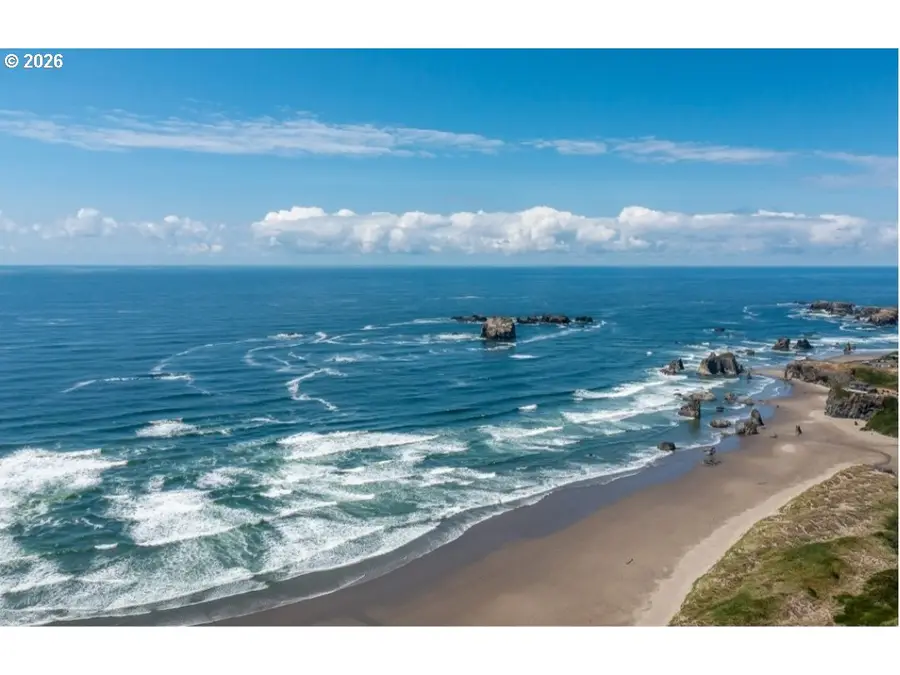 2754 Lincoln Ave, Bandon, OR 97411 - #2