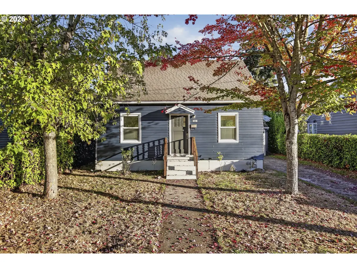 8301 NE Hassalo St, Portland, OR 97220 - #1