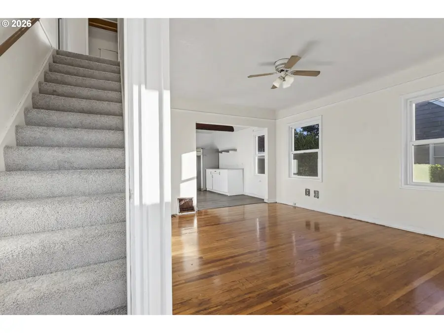 8301 NE Hassalo St, Portland, OR 97220 - #3