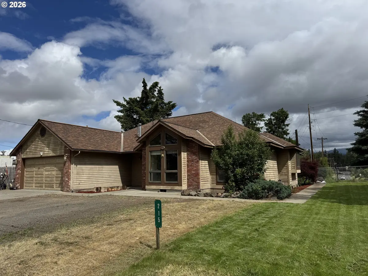 215 N Mill St, Goldendale, WA 98620 - #1