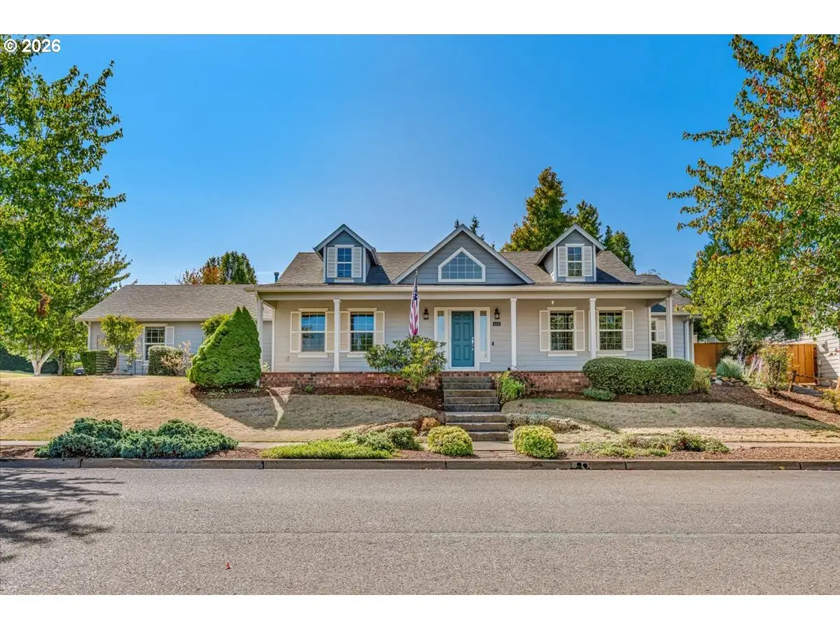 1412 Crestview Dr, Silverton, OR 97381 - #1